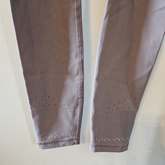 Lululemon Zoned In Tight 2020 Casual Leggings Size 6. - Picture 11 of 15